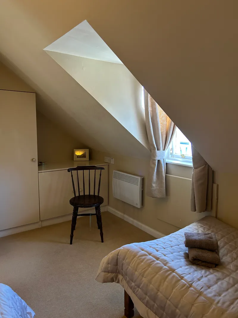 Bedroom 1 with twin beds